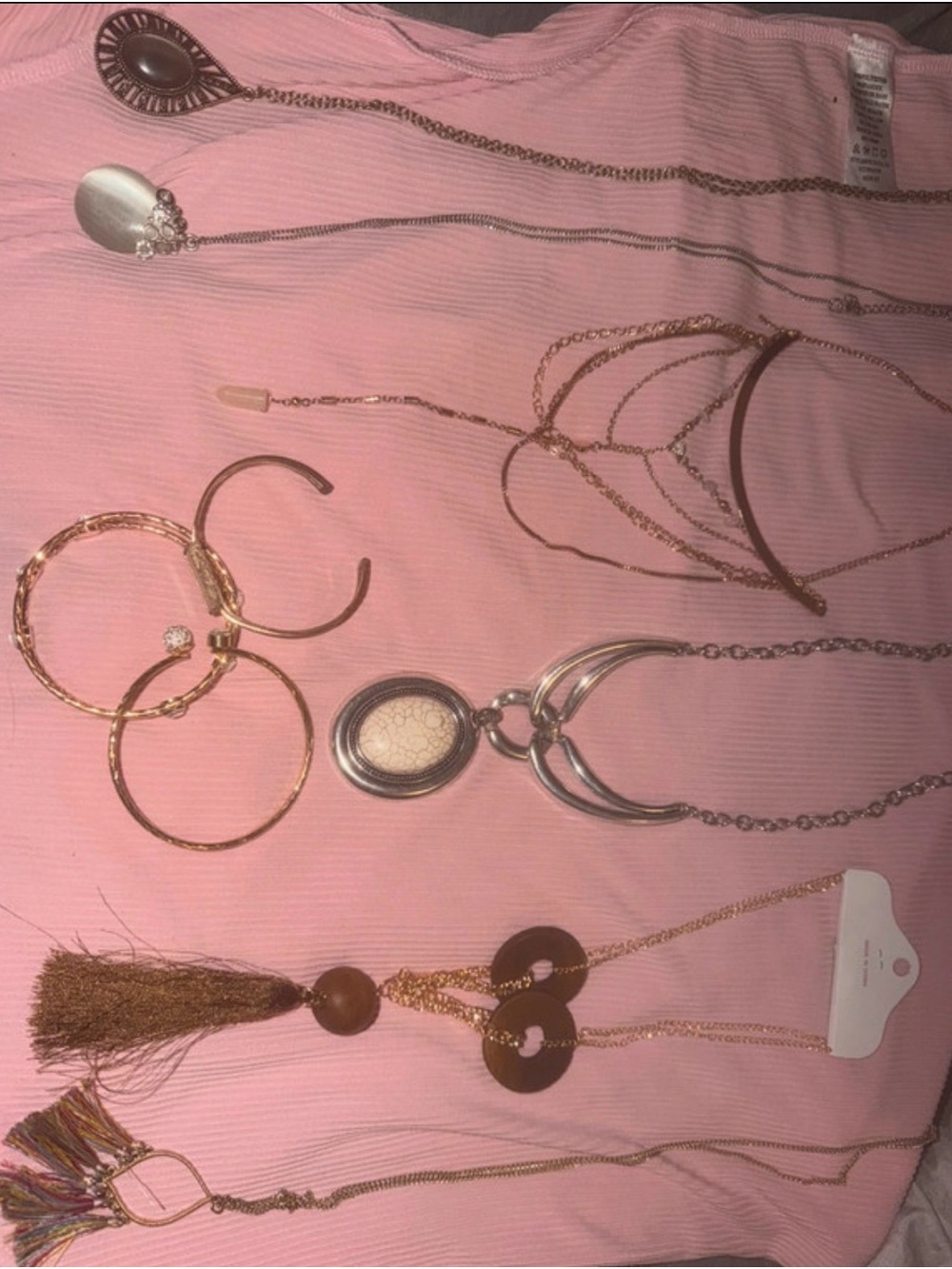 Mixed Metal Layered Women's Necklace Set in Pink